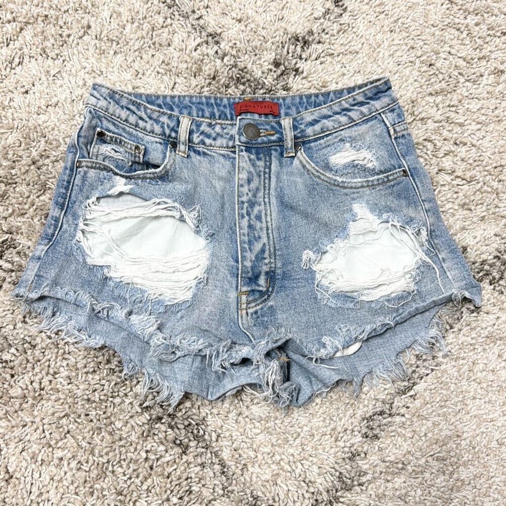 Signature 8 Women’s Cut Off Distressed Denim Shorts Size Medium